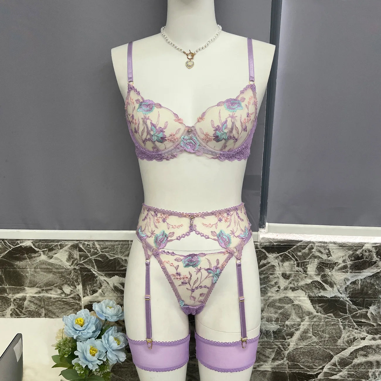 lace bra and panty sets